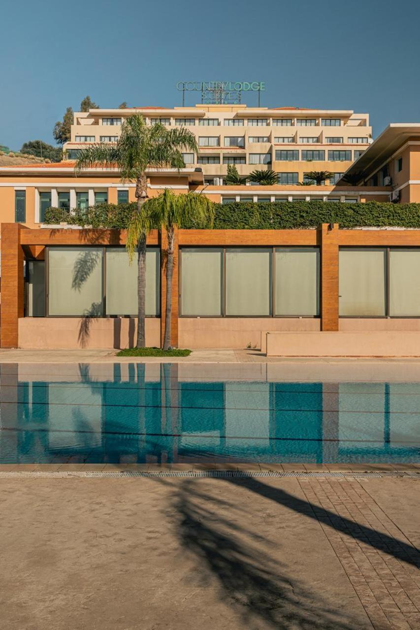 Country Lodge Hotel & Resort Beirut Exterior photo